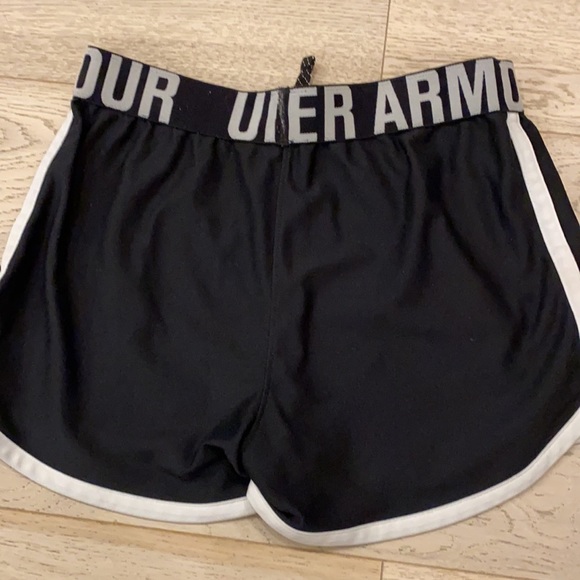 Under Amour Shorts - Picture 3 of 4